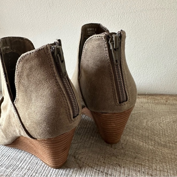 Report Gower Cutout Wedge Bootie - Picture 7 of 8